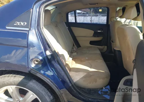 2013 Chrysler 200 Touring z USA, uszkodzony, nr VIN 1C3CCBBB8DN592419